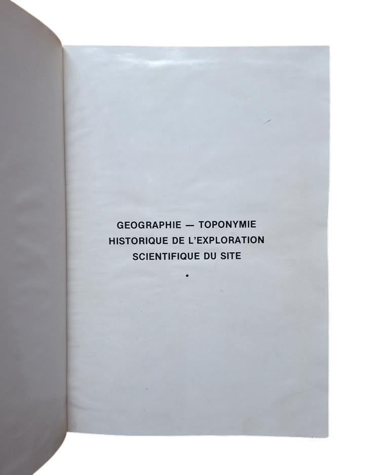 Leblanc, Christian.- TA SET NEFEROU 1.- GÉOGRAPHIE. TOPONYMIE. HISTORIQUE DE L'EXPLORATION SCIENTIFIQUE DU SITE